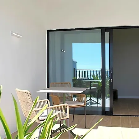 Makai Apartahotel